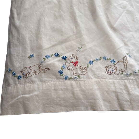 Handmade Vintage Pillowcase Set With Embroidered Kittens & Blue Flower Pattern - Picture 2 of 10